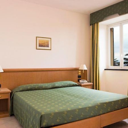 Hotel Riviera Arenzano Buitenkant foto