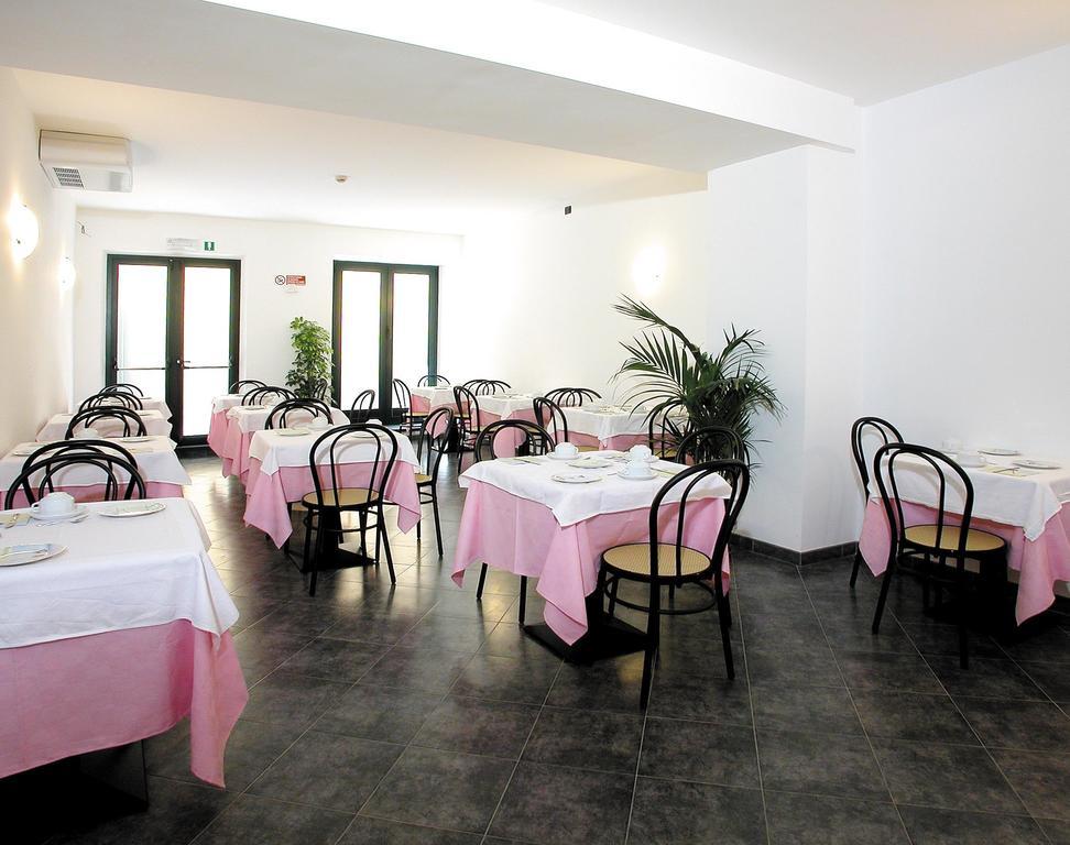 Hotel Riviera Arenzano Buitenkant foto